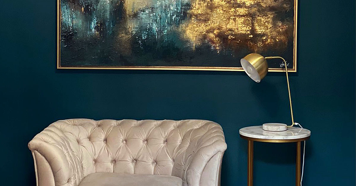 Why it’s worth to buy a velvet armchair? Five reasons.